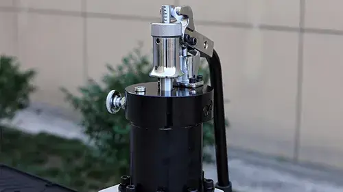 Durable Hydraulic System & Heat-Treated Cylinder